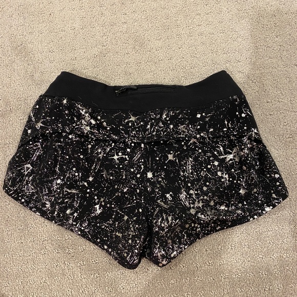 Ivviva shorts size 12 - Picture 2 of 3